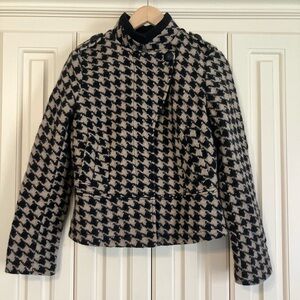 Banana Republic Black and Cream Houndstooth Teddy Jacket